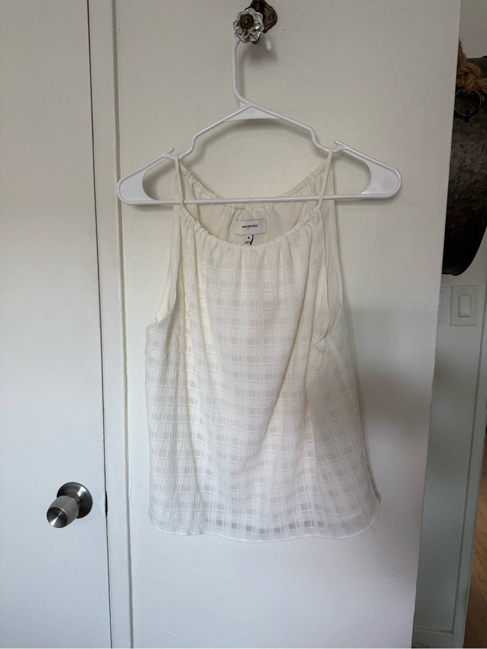 Banana Republic Ivory Textured Sleeveless Camisole
